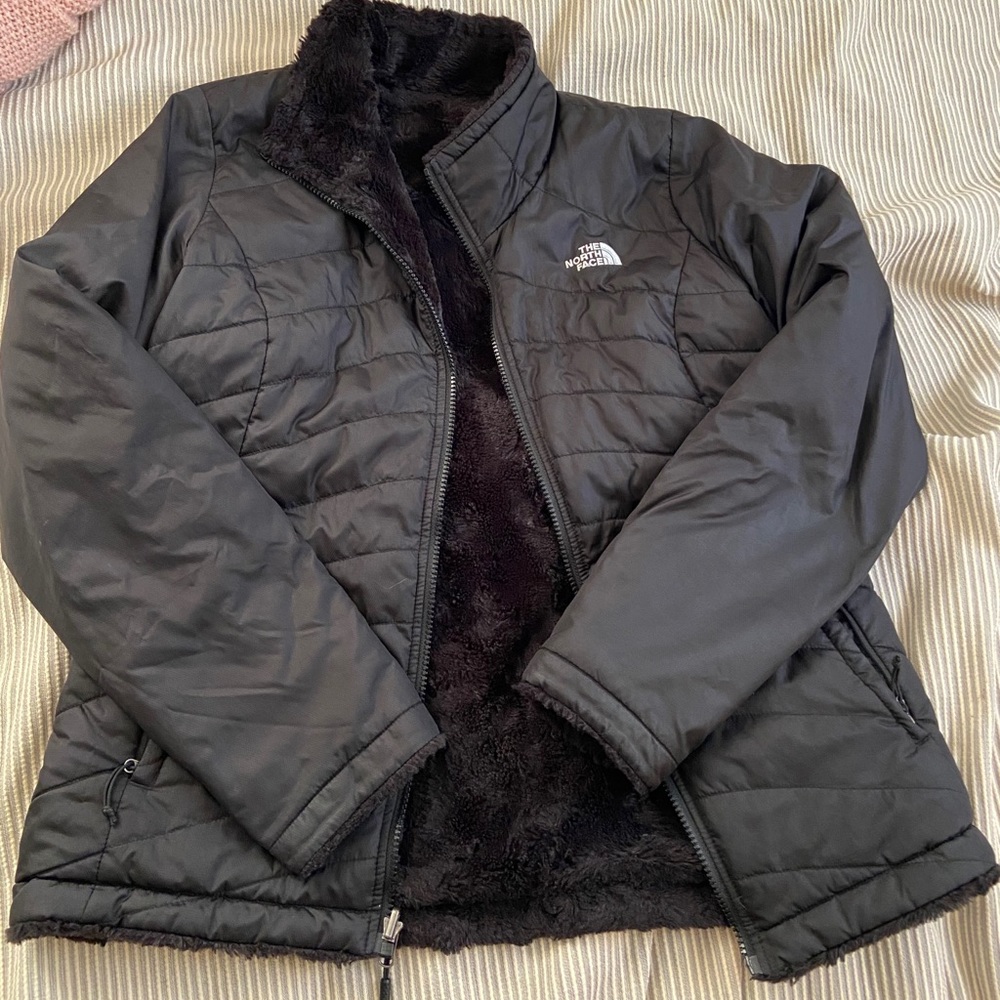 North Face w black sherpa lining.